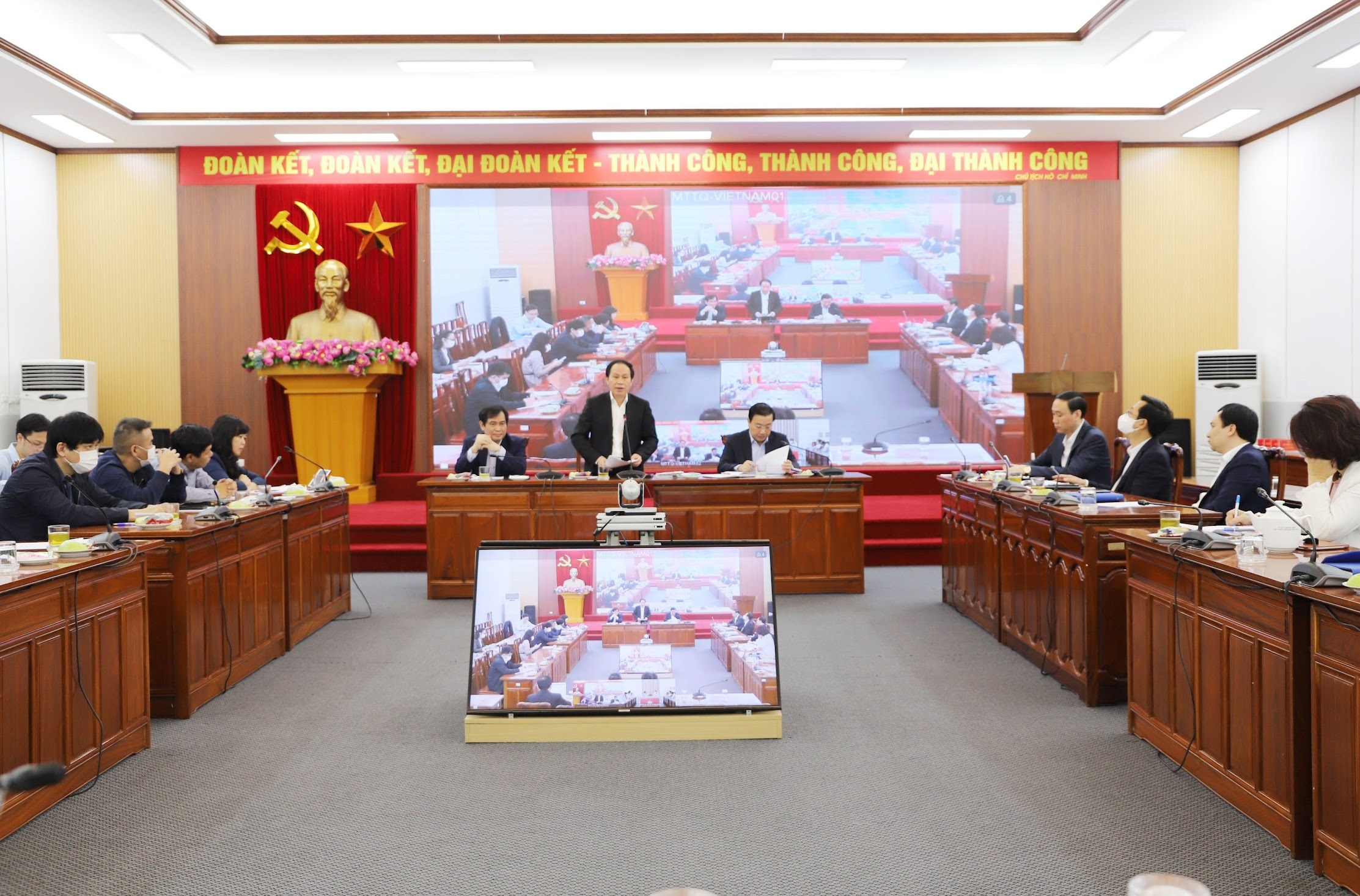 Le tuong niem nguoi mat vi Covid-19 anh 1