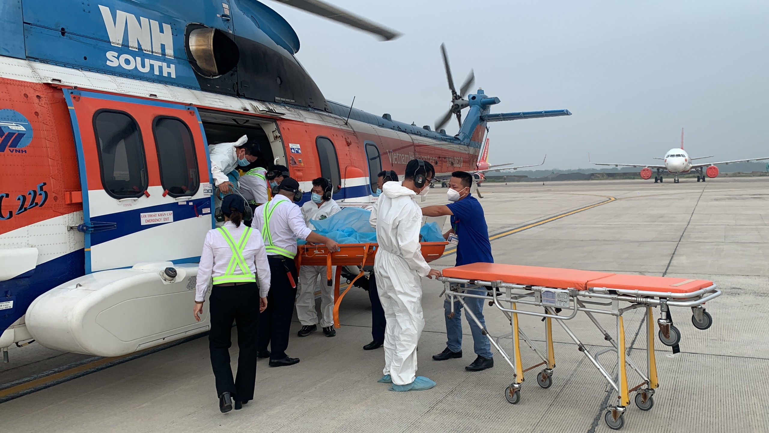 bay truc thang ra Truong Sa anh 1