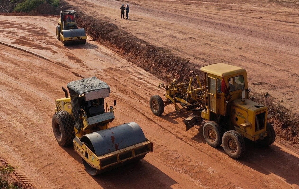 Khoi cong dong loat 12 du an cao toc Bac - Nam vao 1/1/2023 hinh anh