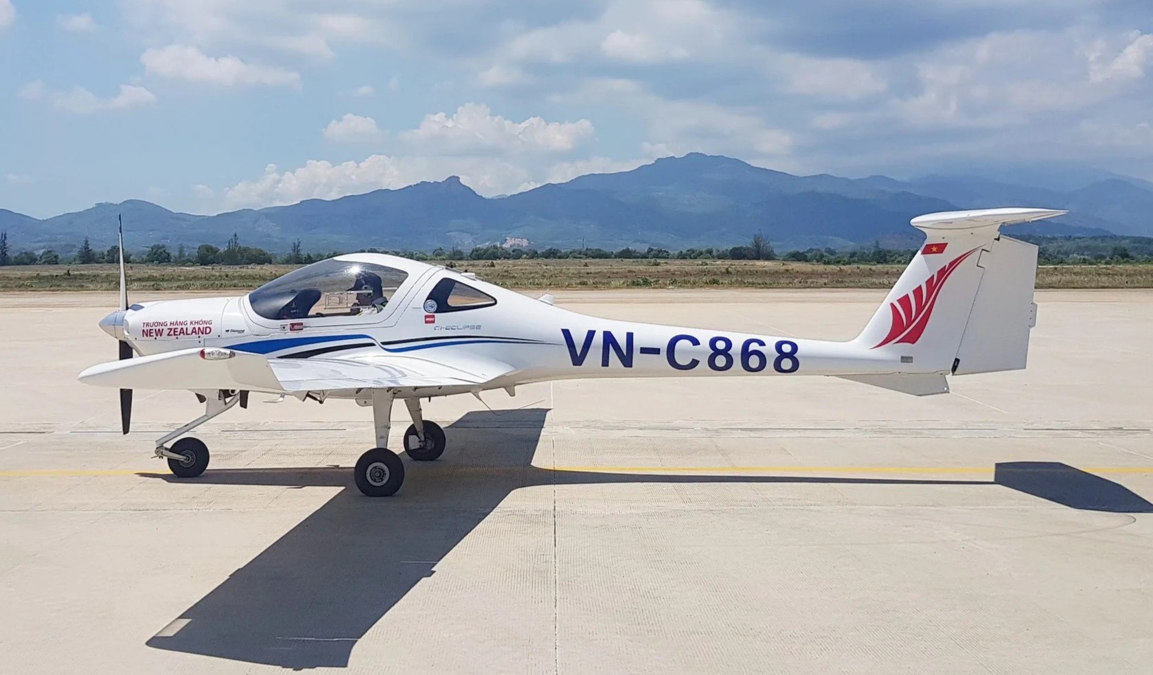 May bay huan luyen tai Chu Lai gap tai nan hinh anh