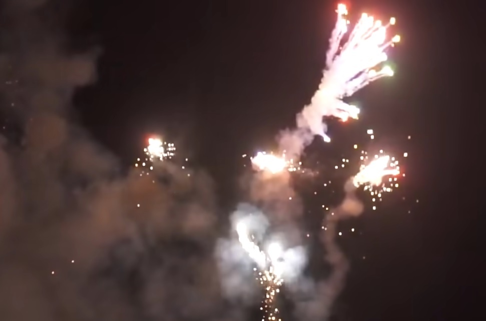 Tham dinh lai tieng no cua phao hoa Z121 hinh anh