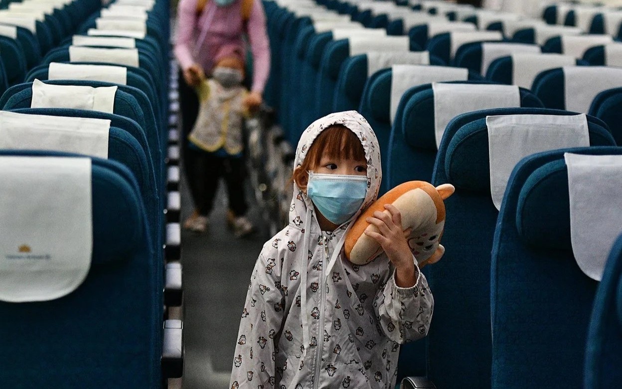 Bo GTVT bo yeu cau xet nghiem nCoV voi khach bay chua tiem vaccine hinh anh