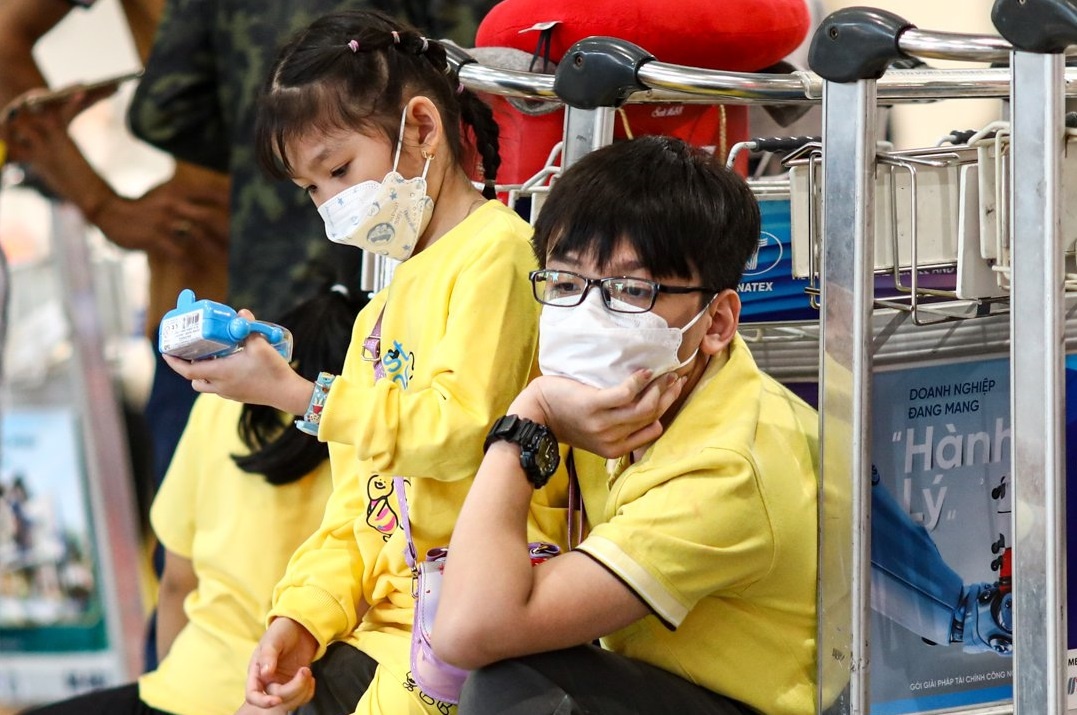 San bay Tan Son Nhat un tac khi moi dat 60% luong khach dip cao diem hinh anh