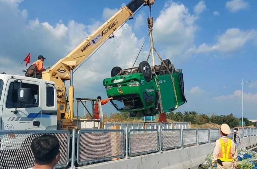 1.500 cuoc goi bao su co tren cao toc Trung Luong - My Thuan hinh anh