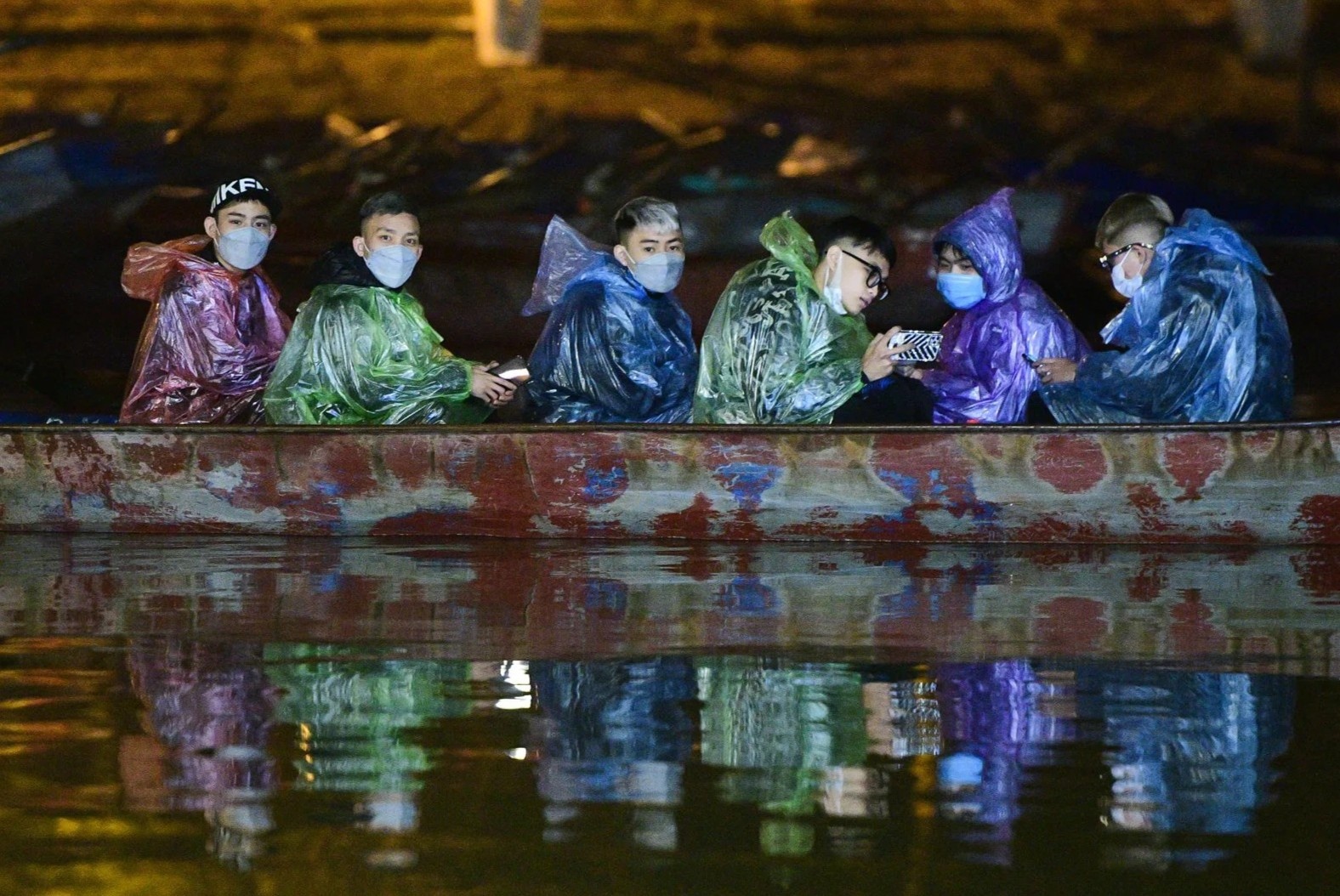 Canh bao nguoi dan khong lo la phong dich trong mua le hoi hinh anh