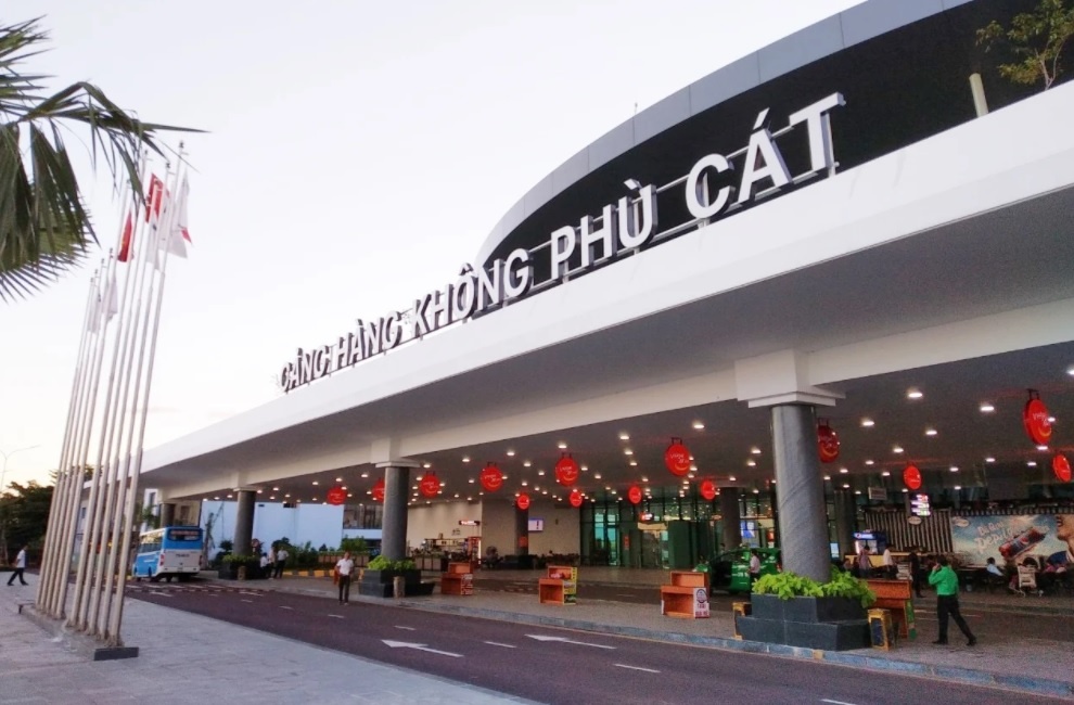 Dieu chinh chuyen bay den Quy Nhon vi dien tap quan su hinh anh