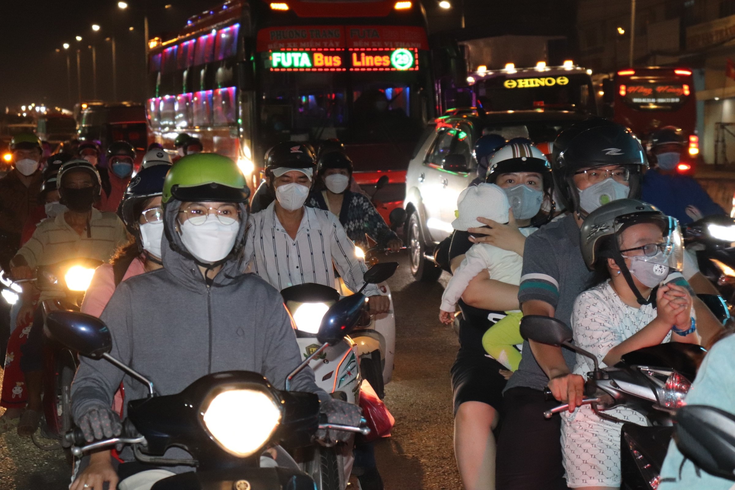 giao thông ùn tắc Hà Nội ảnh 3 giao thong un tac Ha Noi anh 3