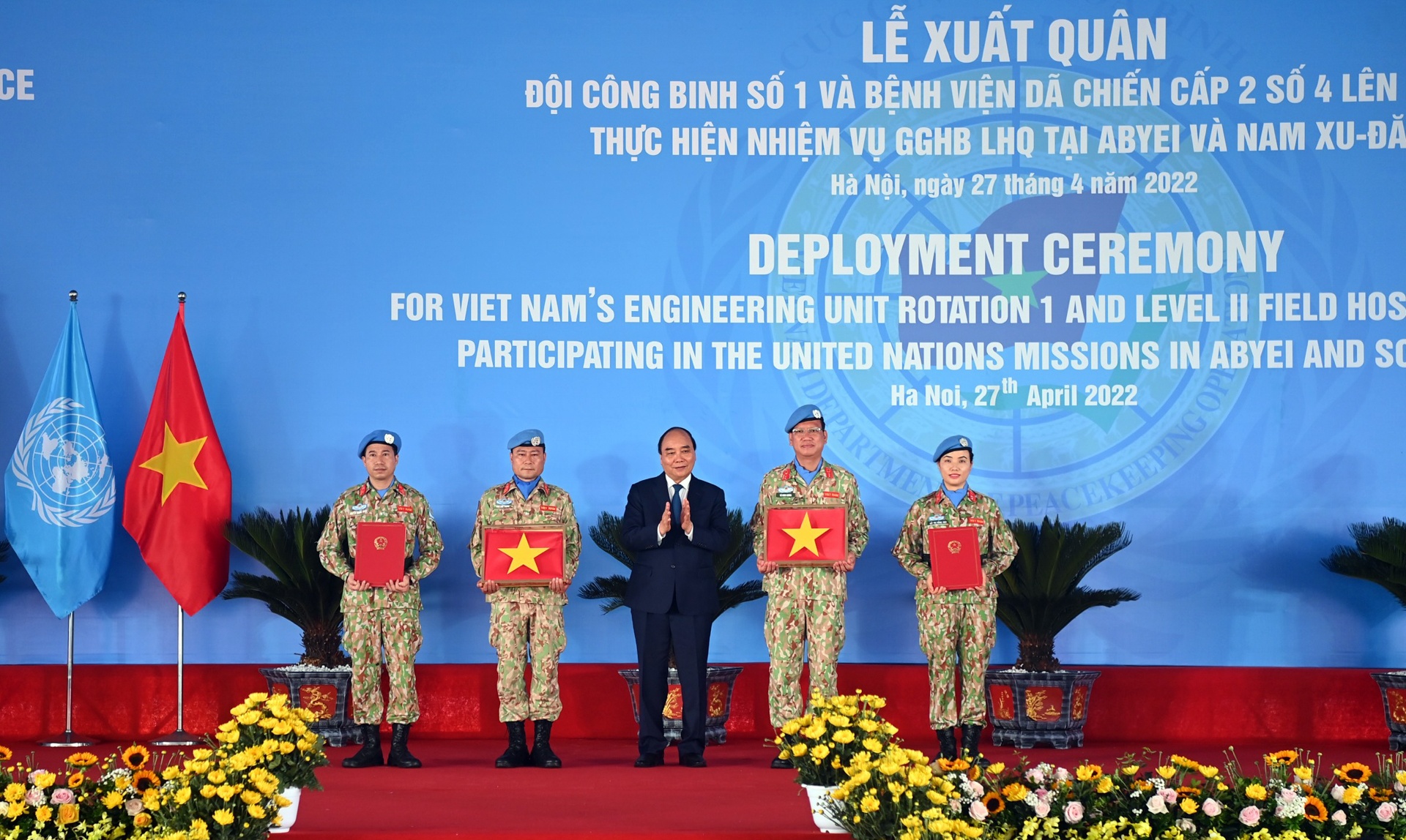 doi cong binh gin giu hoa binh anh 2