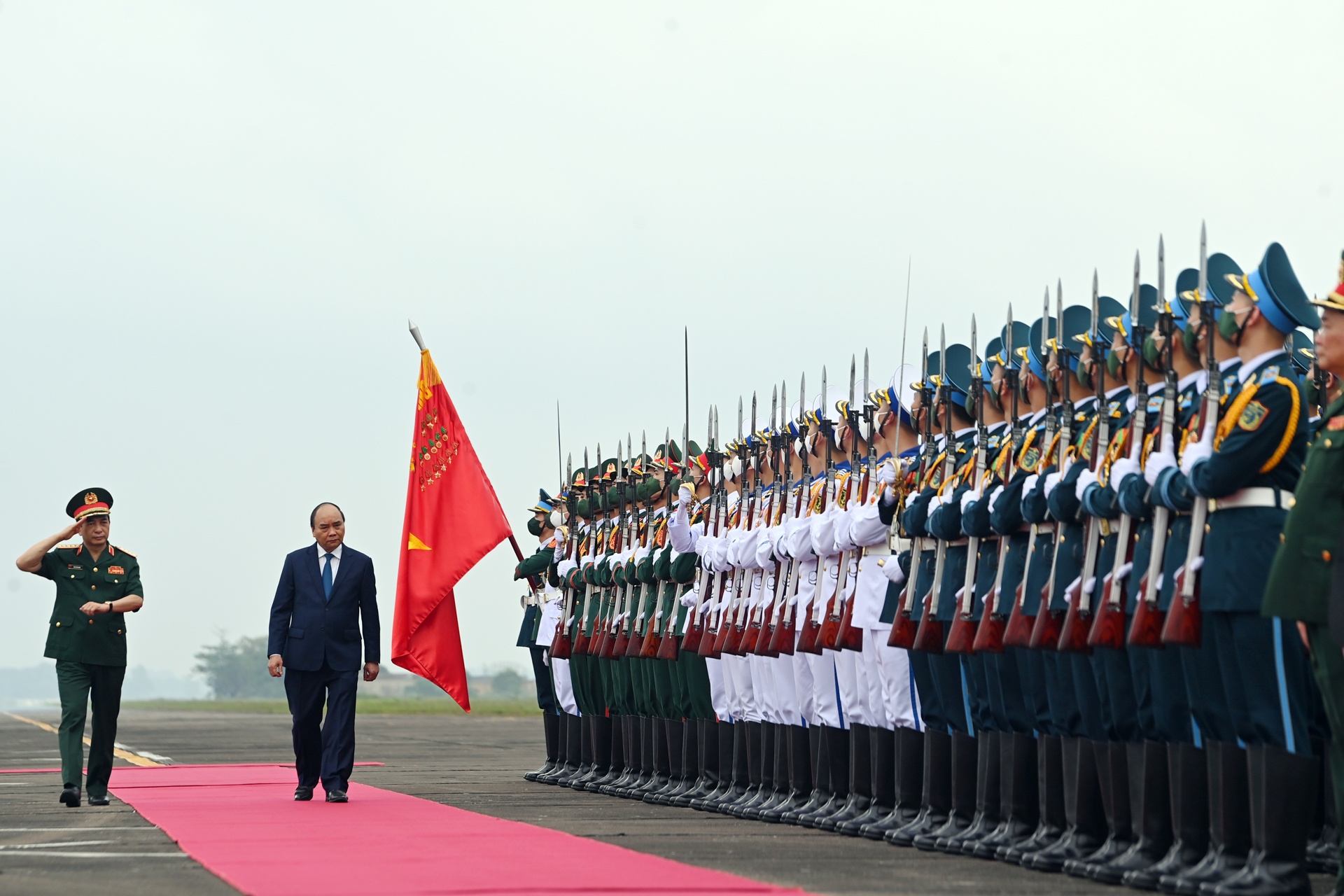 doi cong binh gin giu hoa binh anh 1