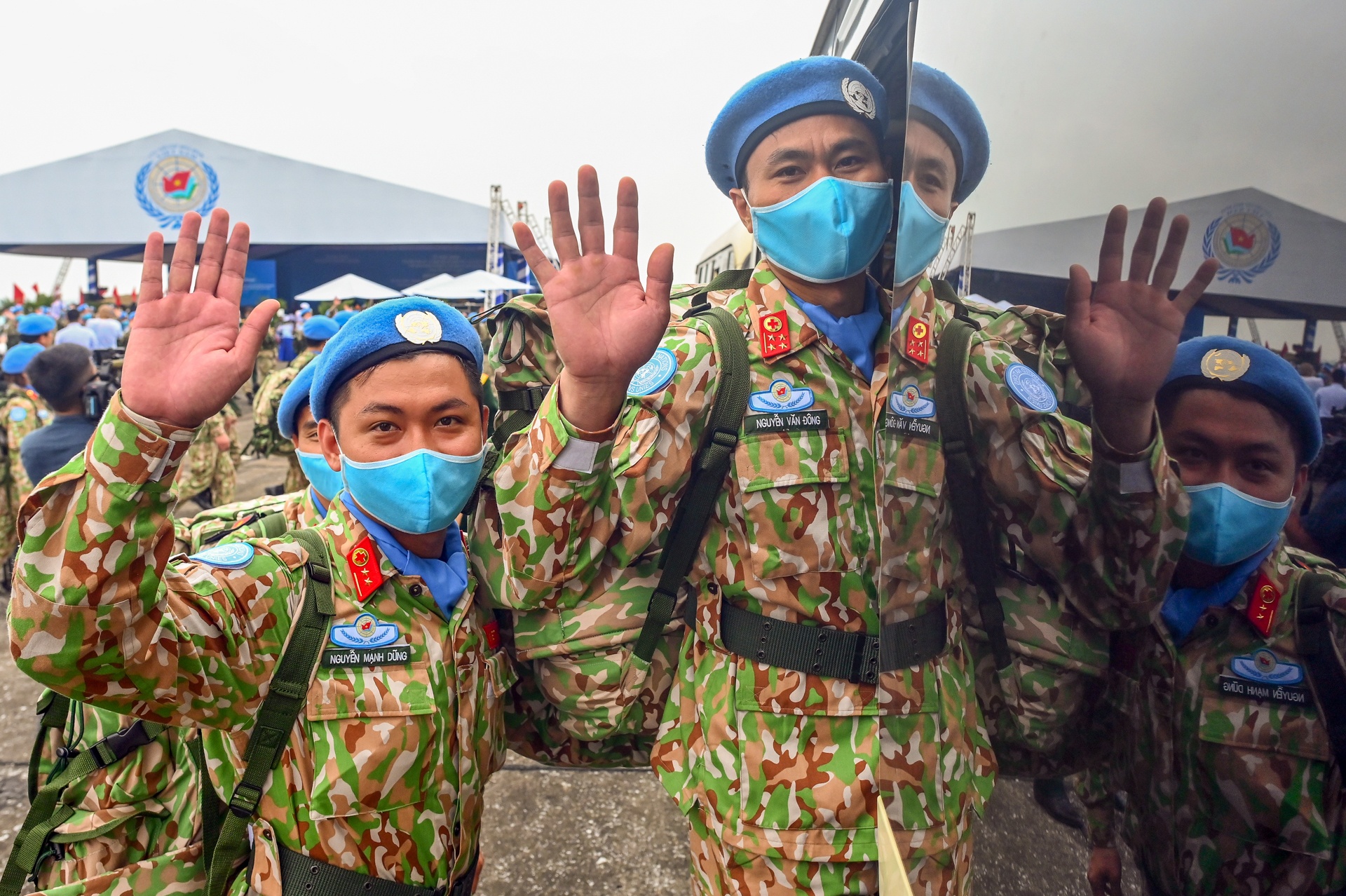 doi cong binh gin giu hoa binh anh 5