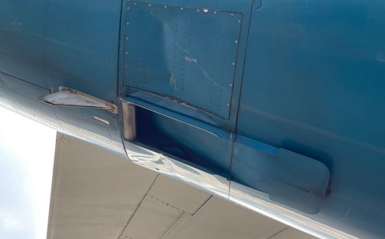 May bay bi mop vo van cat canh tu TP.HCM di Phu Quoc hinh anh