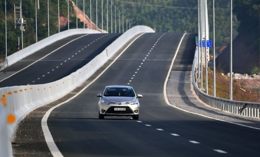 Ap luc ngan sach khi tu bo BOT tren 3 du an cao toc moi hinh anh