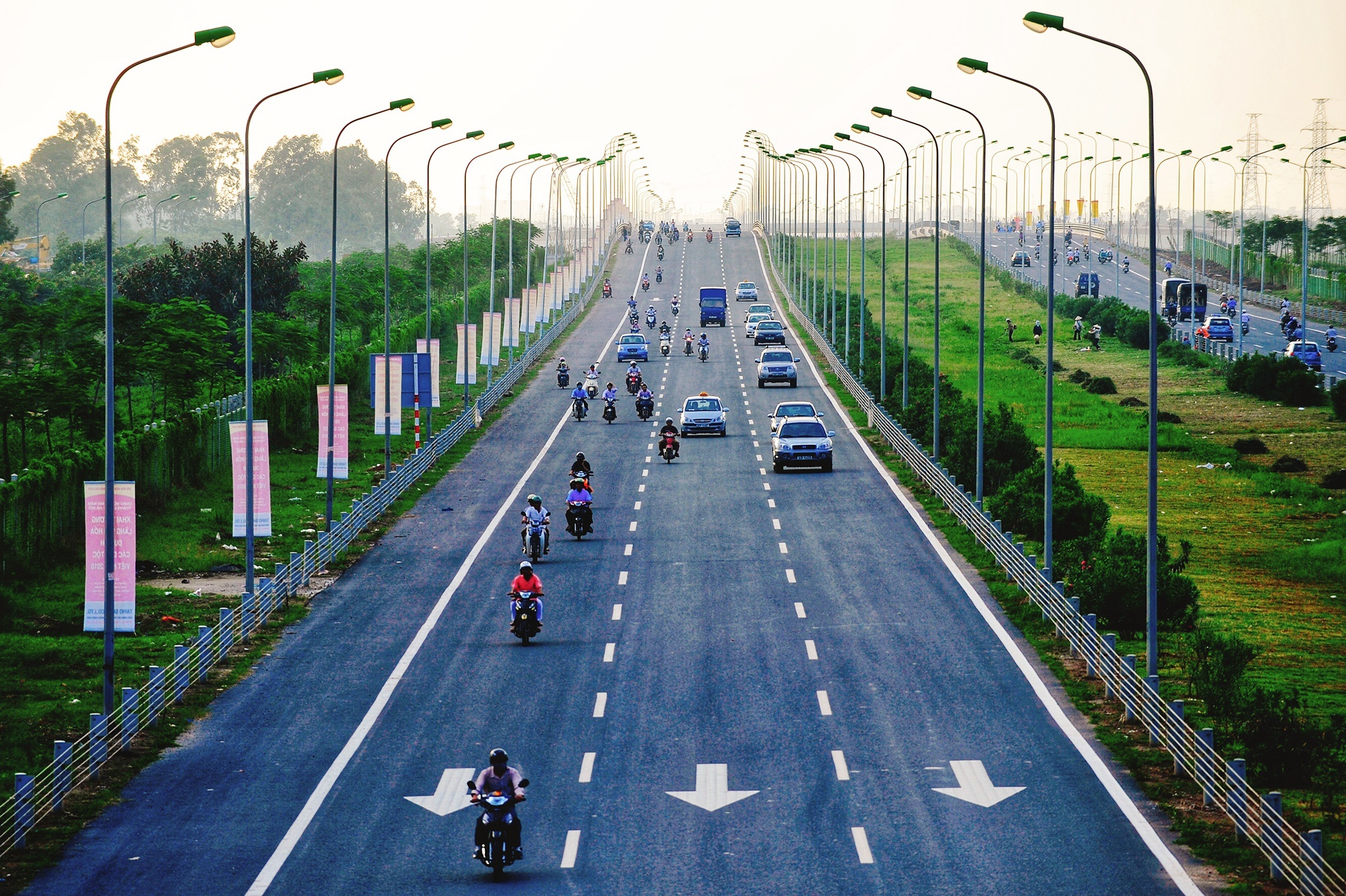 Chi 5.500 ty xay 6,7 km duong keo dai dai lo Thang Long hinh anh