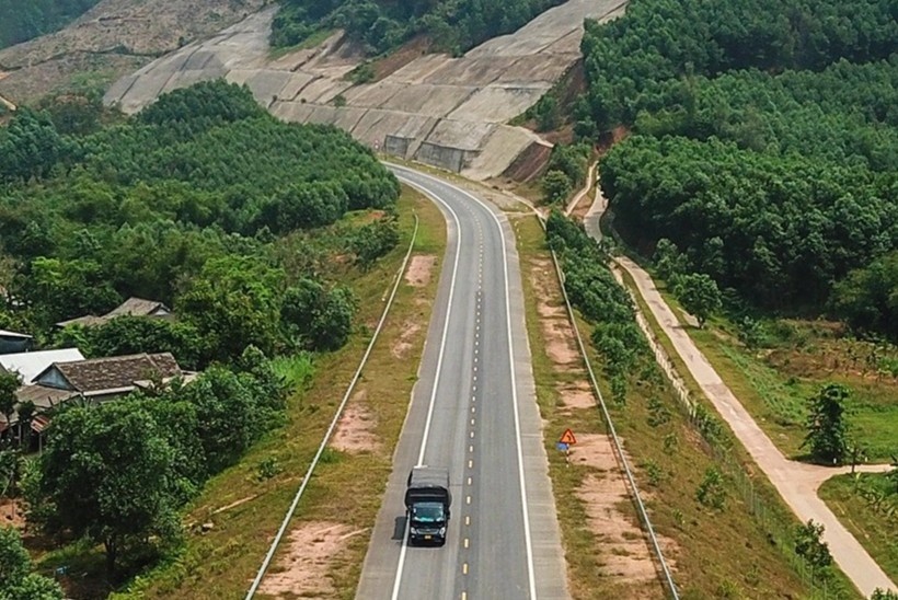 Chap thuan cho doanh nghiep tu nhan nghien cuu tuyen cao toc 140 km hinh anh