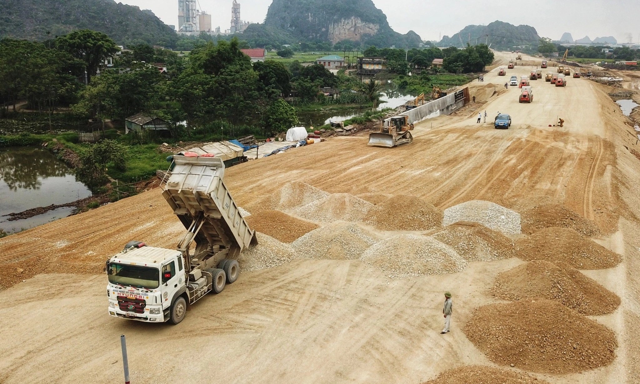 Nen dat yeu 'can' du an cao toc Mai Son - Quoc lo 45 ve dich som hinh anh