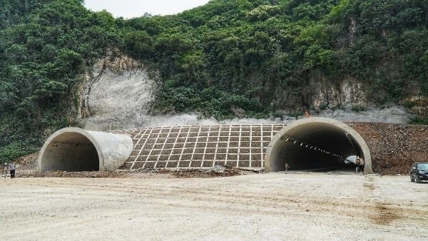 thi cong cao toc Mai Son - Quoc lo 45 anh 1