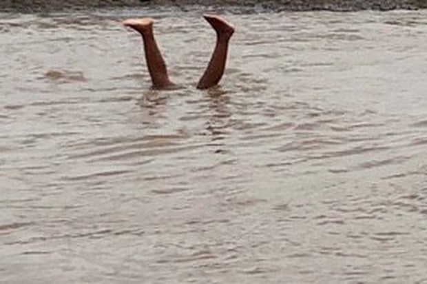 4 hoc sinh ru nhau tam ho o Quang Tri, 2 em duoi nuoc tu vong hinh anh