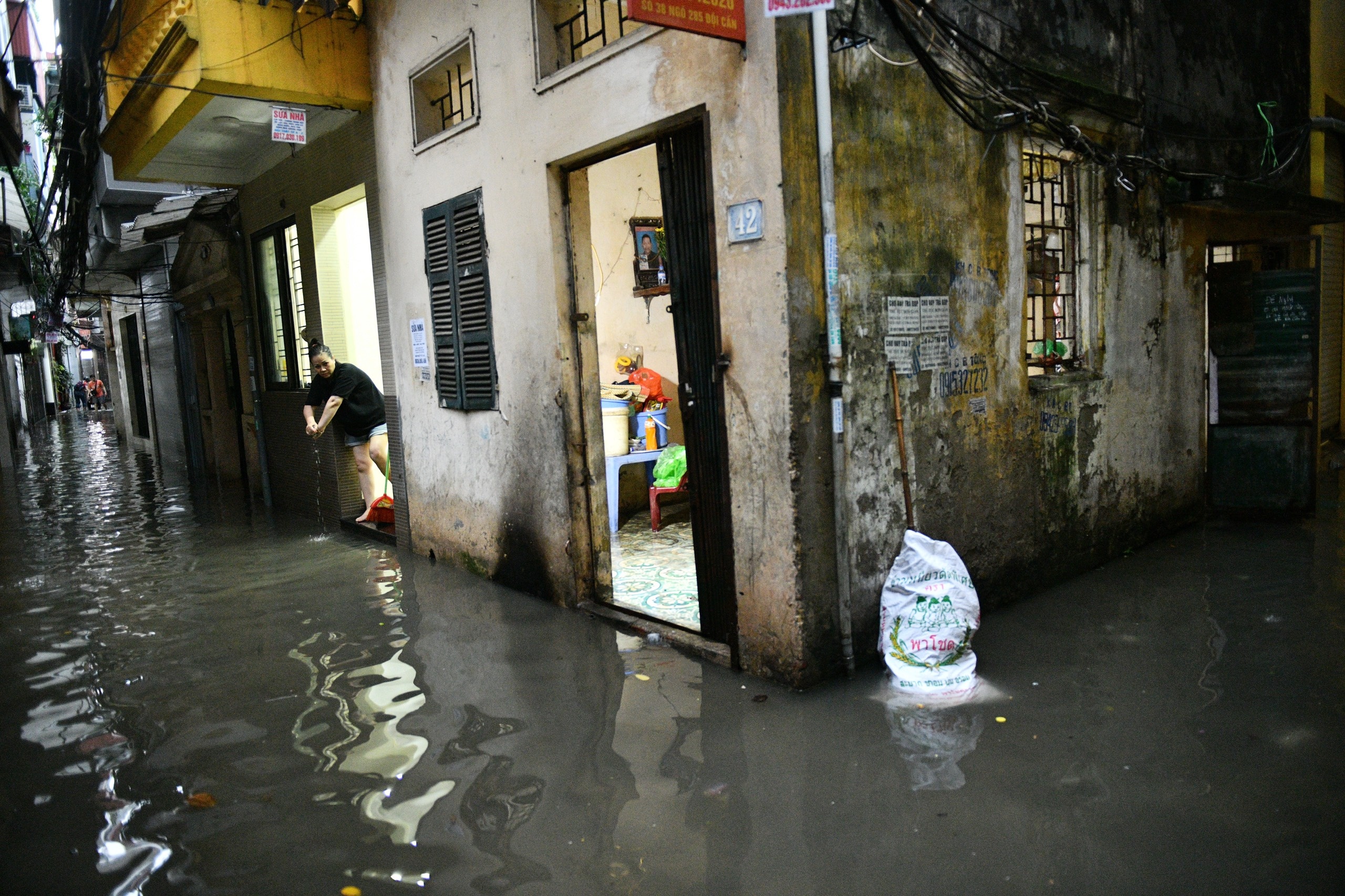 ngap lut o ha noi anh 12