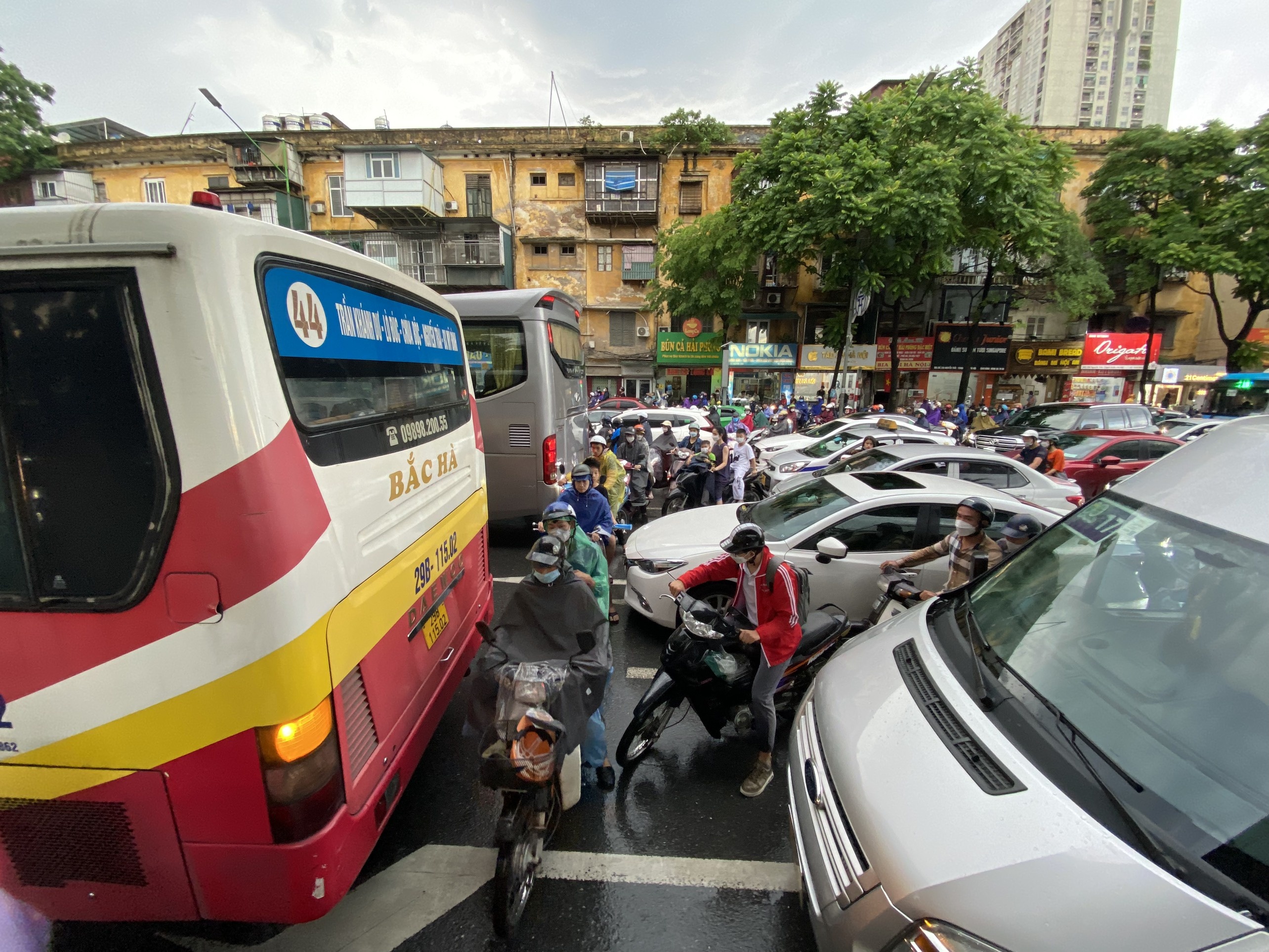 ngap lut o ha noi anh 6