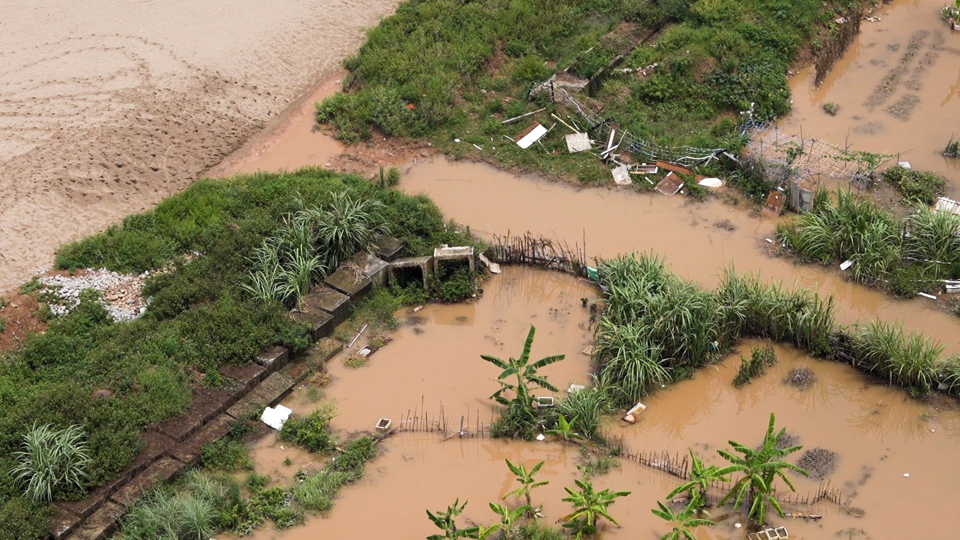 mua ngap khu do thi Van Canh anh 2