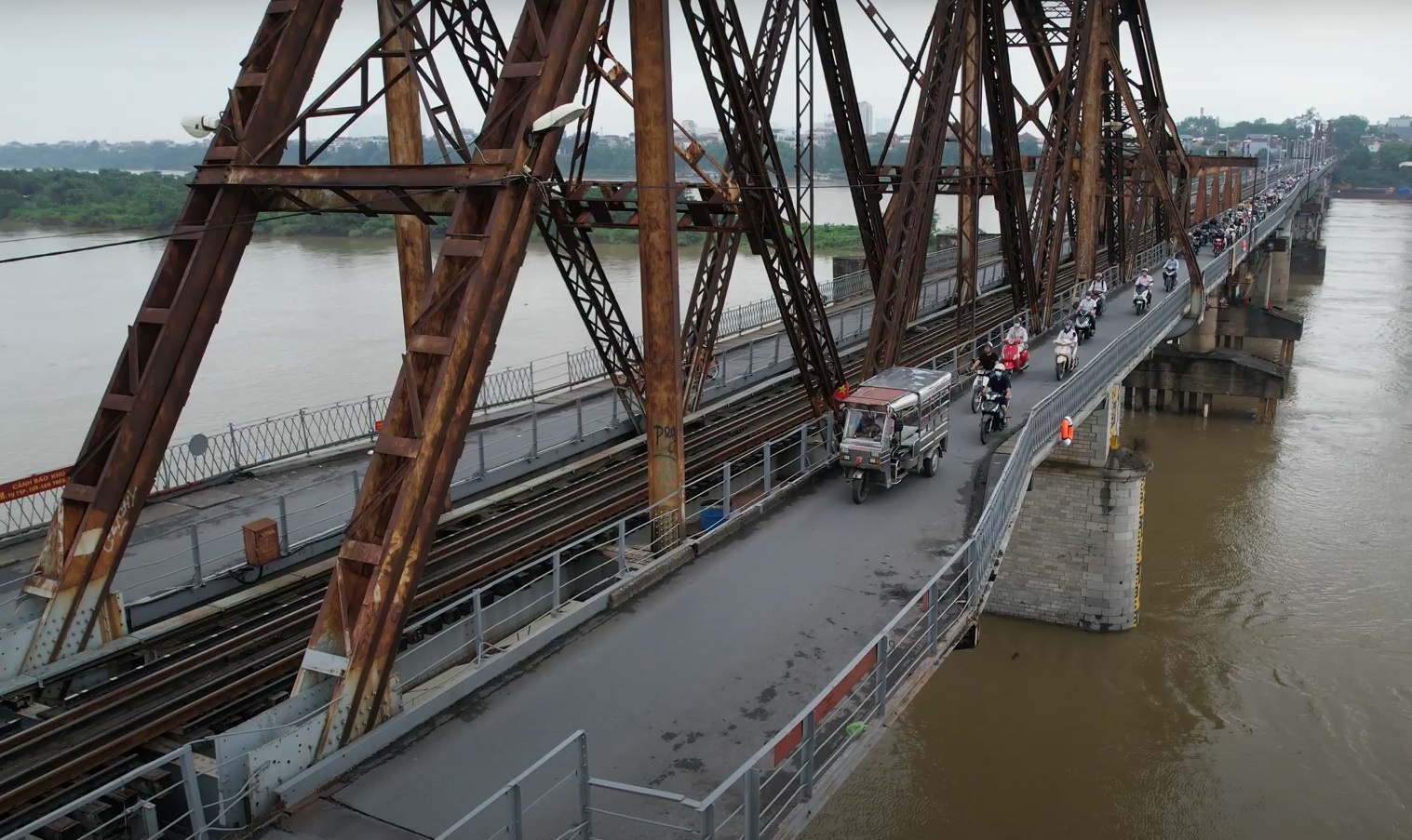 khac phuc hu hong cau Long Bien anh 2