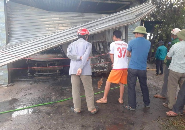 Hoa hoan thieu rui 2 oto anh 1