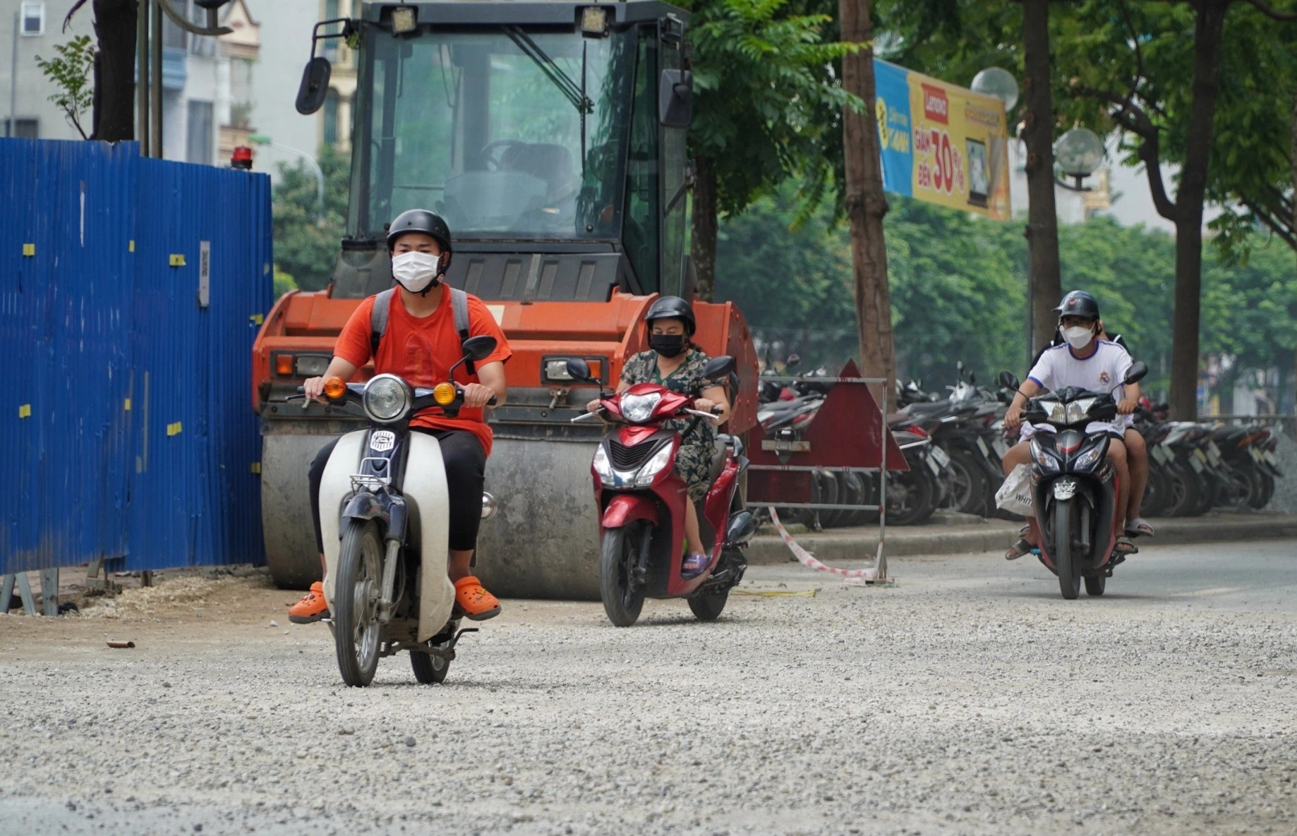 Quan trac nguy co sut lun tiep dien o bo song To Lich hinh anh