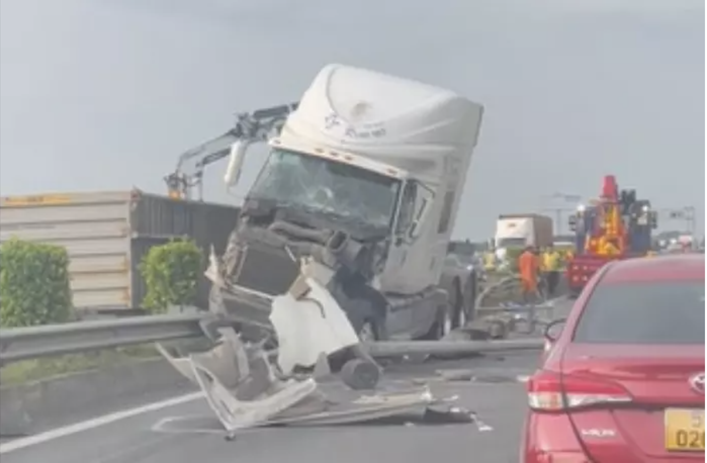 Cao toc TP.HCM - Trung Luong tac cung vi tai nan anh 1