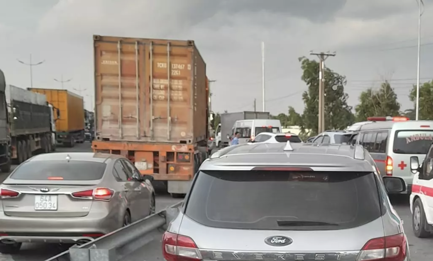 Cao toc TP.HCM - Trung Luong tac cung vi tai nan anh 2