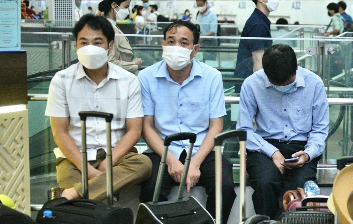 Hang bay dua giai phap han che delay, cham chuyen hinh anh