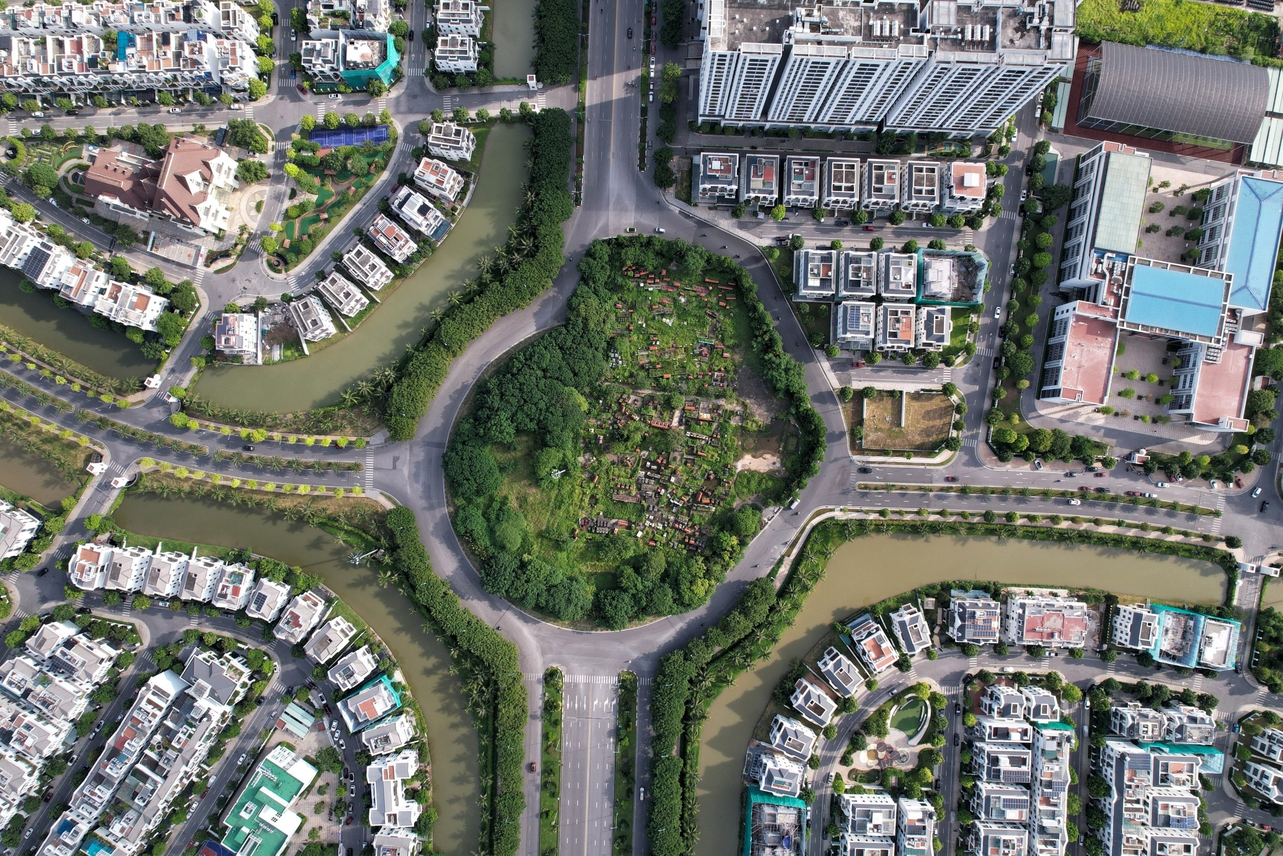 song gan nghia trang tai Ha Noi anh 4