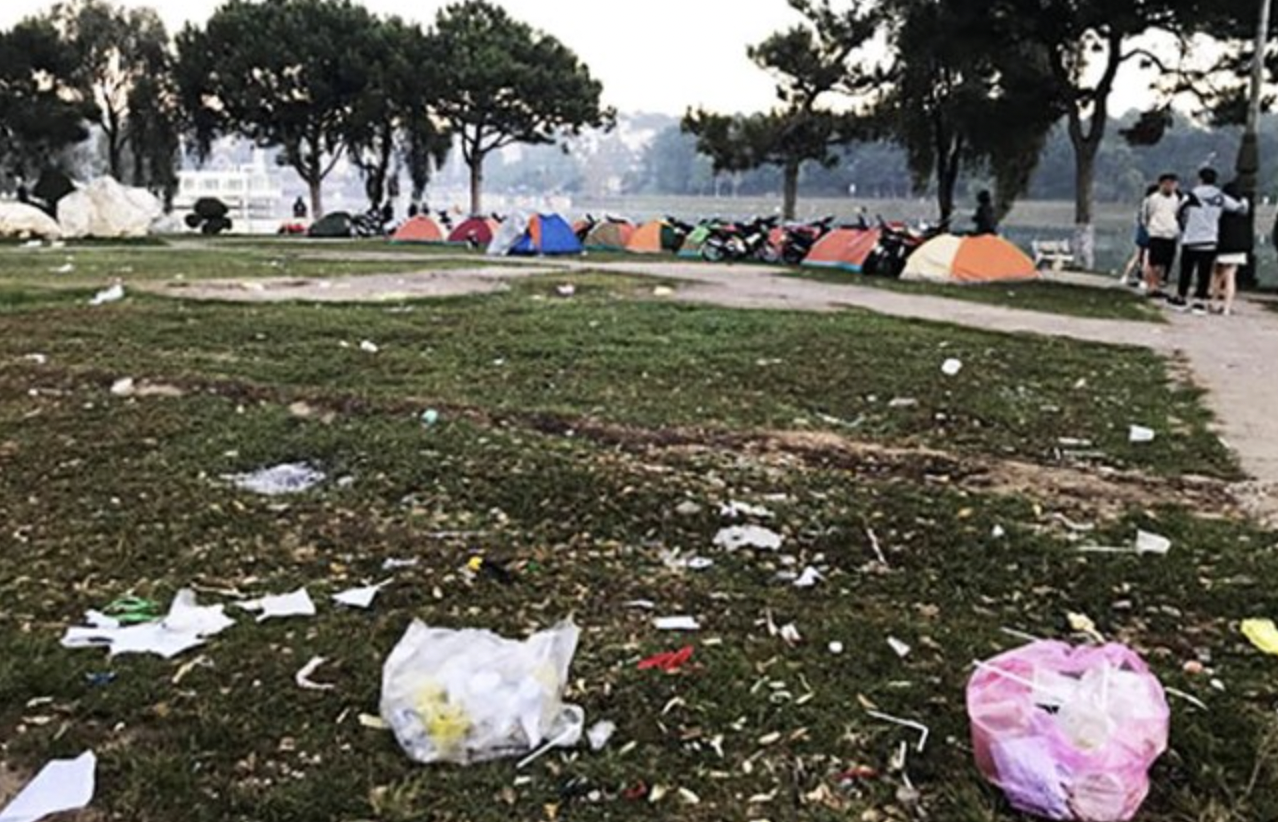 Lap 'mat than' phat nguoi tu tap an uong,  xa rac quanh ho Xuan Huong anh 1