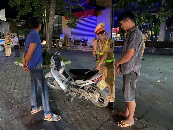 xu phat nong do con anh 3