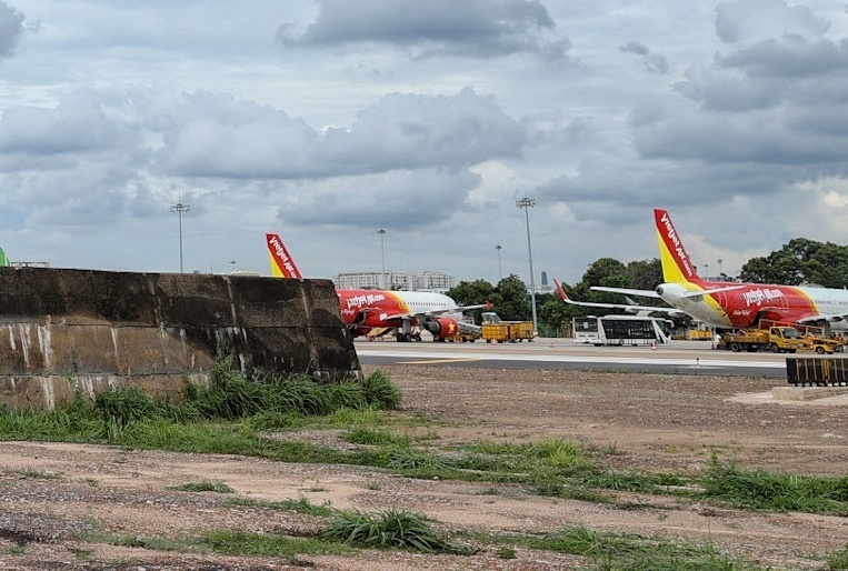 Bo GTVT giai trinh nhung ban khoan khi pha 12 u be tong o Tan Son Nhat hinh anh