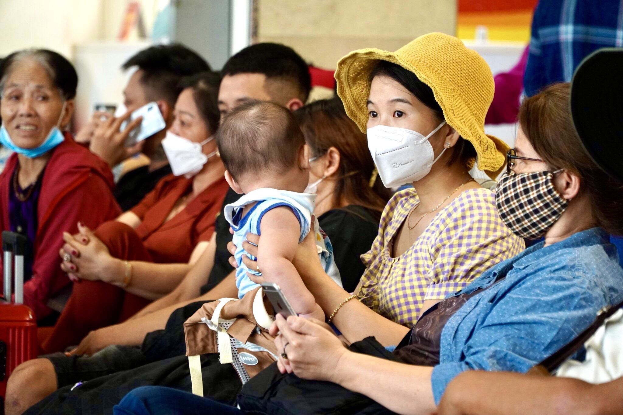 80.000 khach qua san bay Noi Bai ngay cao diem 2/9 hinh anh