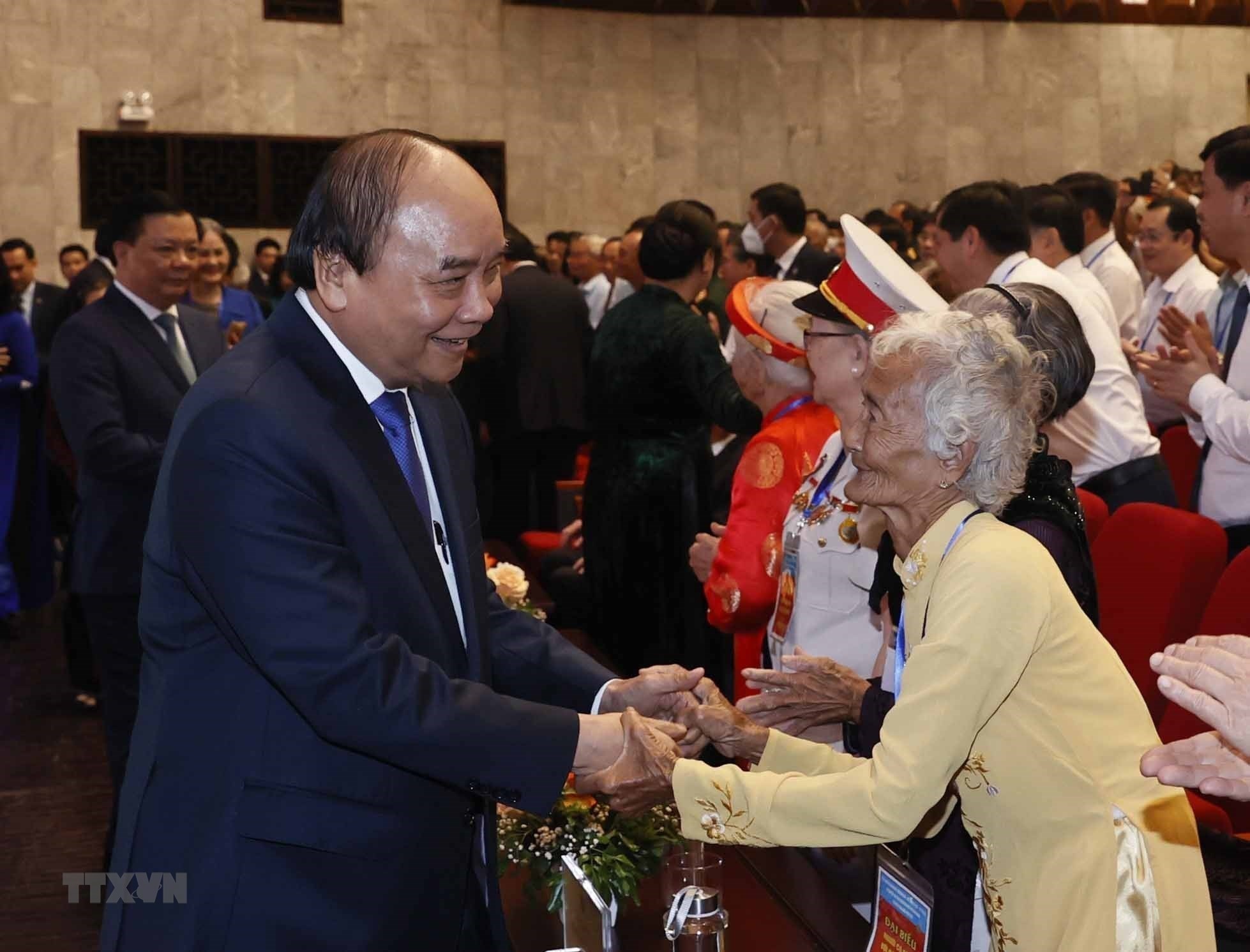 chu tich nuoc tri an nguoi co cong anh 1