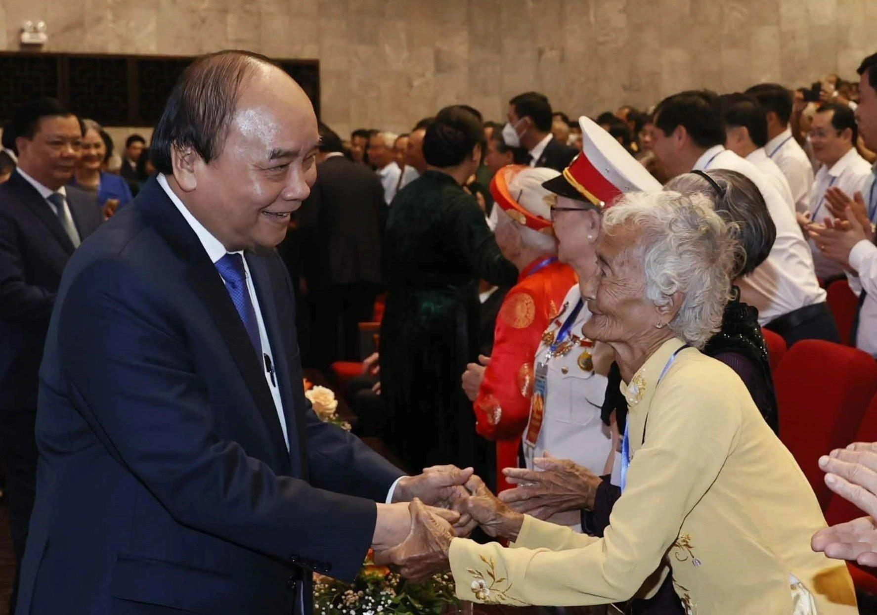 Chu tich nuoc du le ky niem Ngay Thuong binh - liet si hinh anh