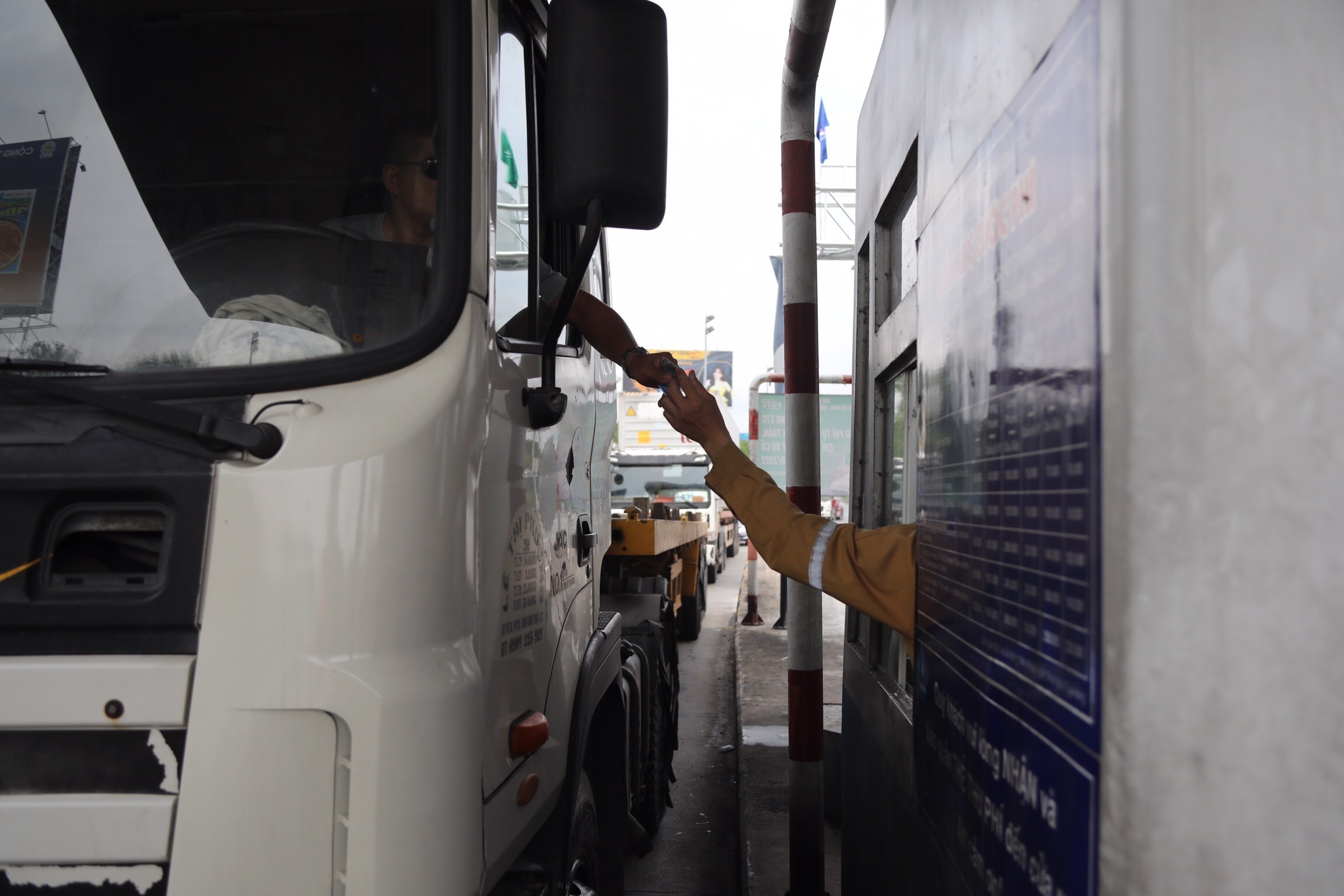 Thanh chan lan ETC khong mo gay hu hong phuong tien anh 4