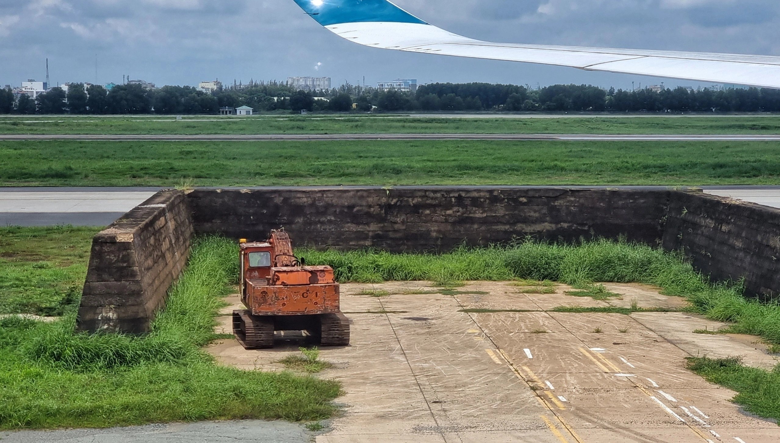 Hoan tat pha do 12 u be tong tai Tan Son Nhat trong thang 11 hinh anh