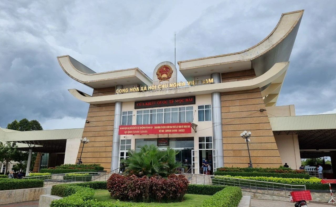 De xuat xay them 2 san bay tai Tay Ninh, Ha Giang hinh anh