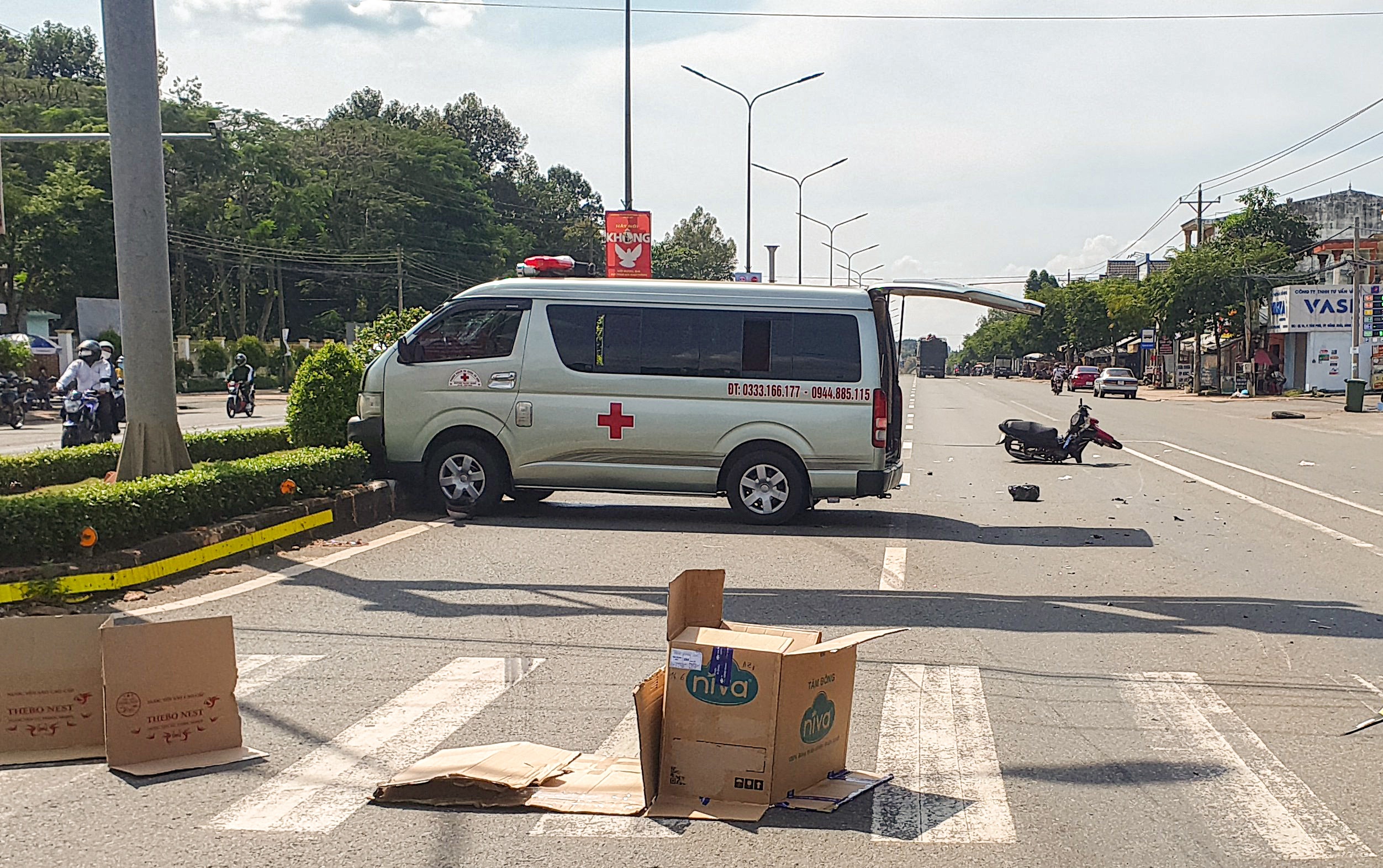 Bi xe cuu thuong tong, nguoi dan ong tu vong hinh anh