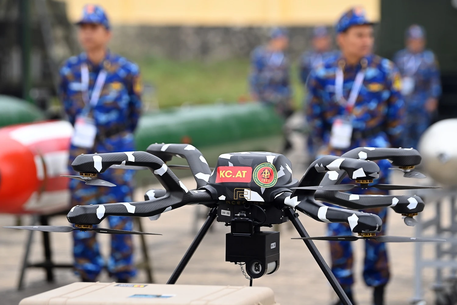 trien lam quoc phong anh 10