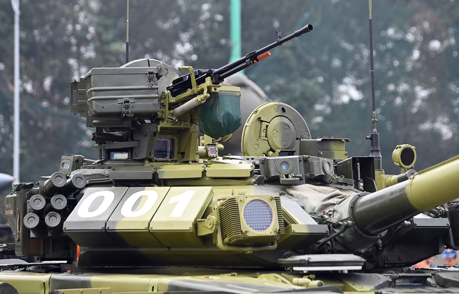 trien lam quoc phong anh 5