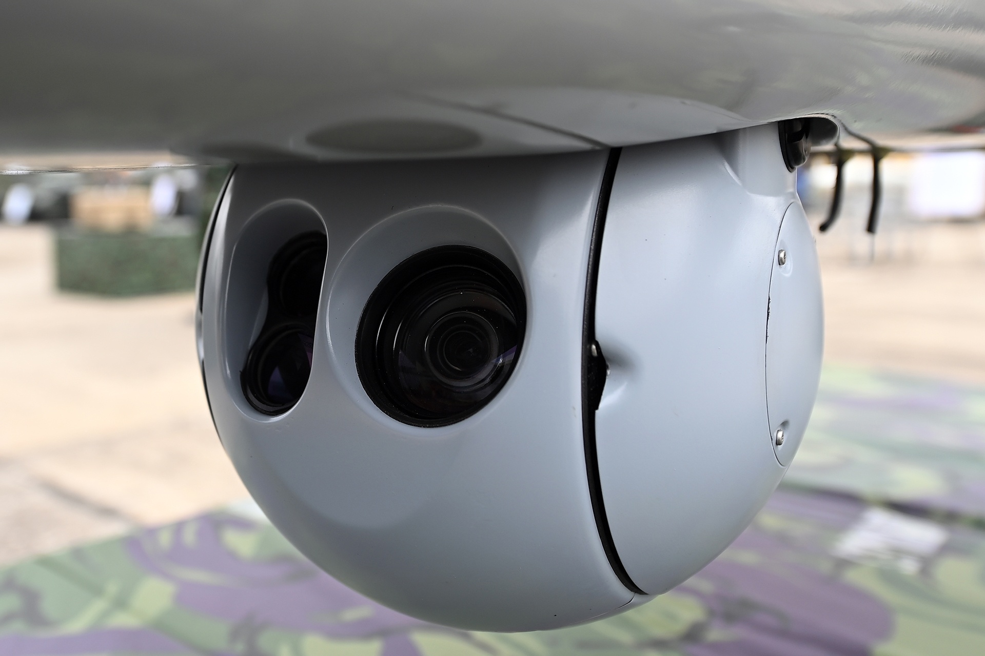 trien lam quoc phong anh 12