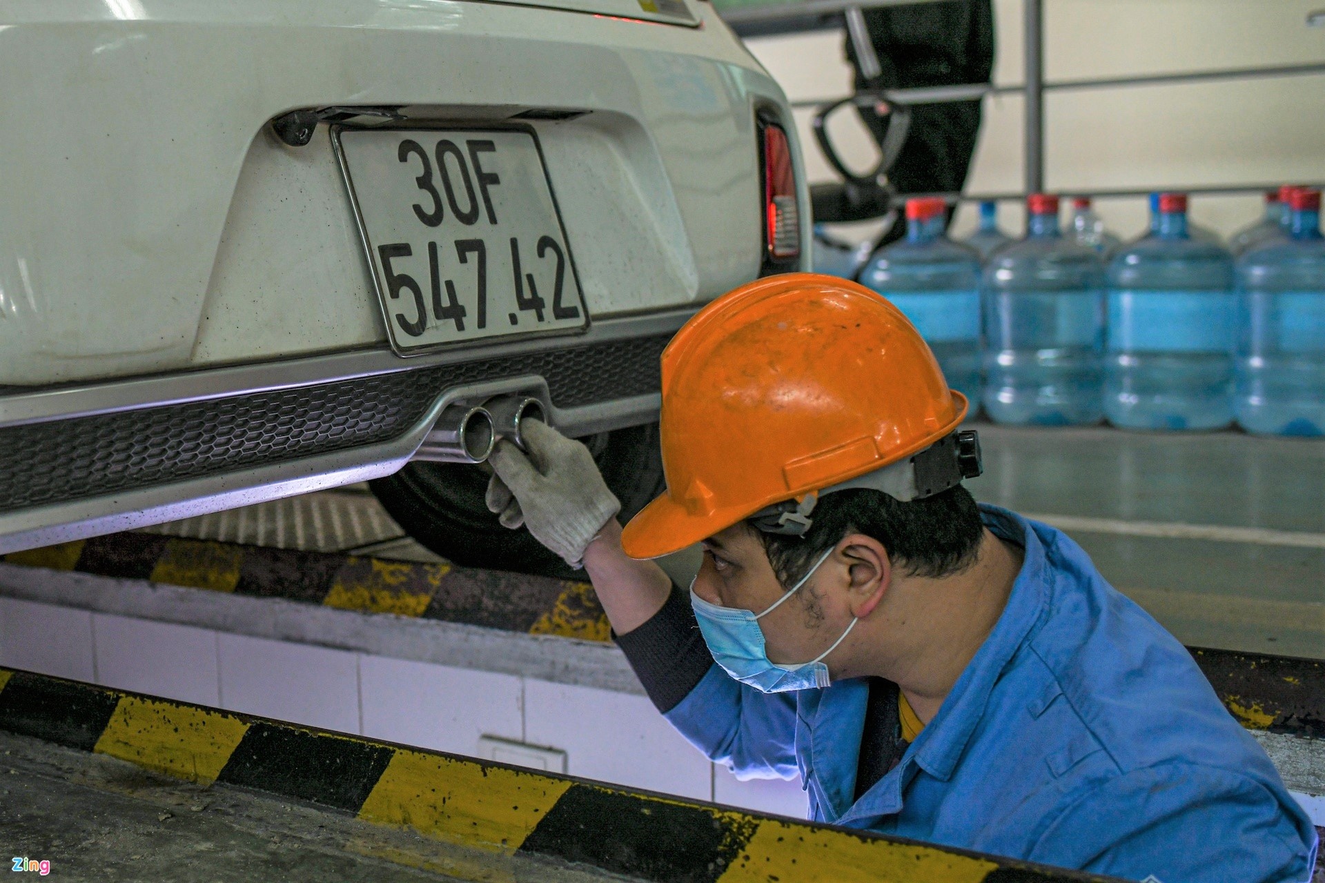 Trung tam dang kiem oto co the mo cua xuyen Tet Duong lich hinh anh