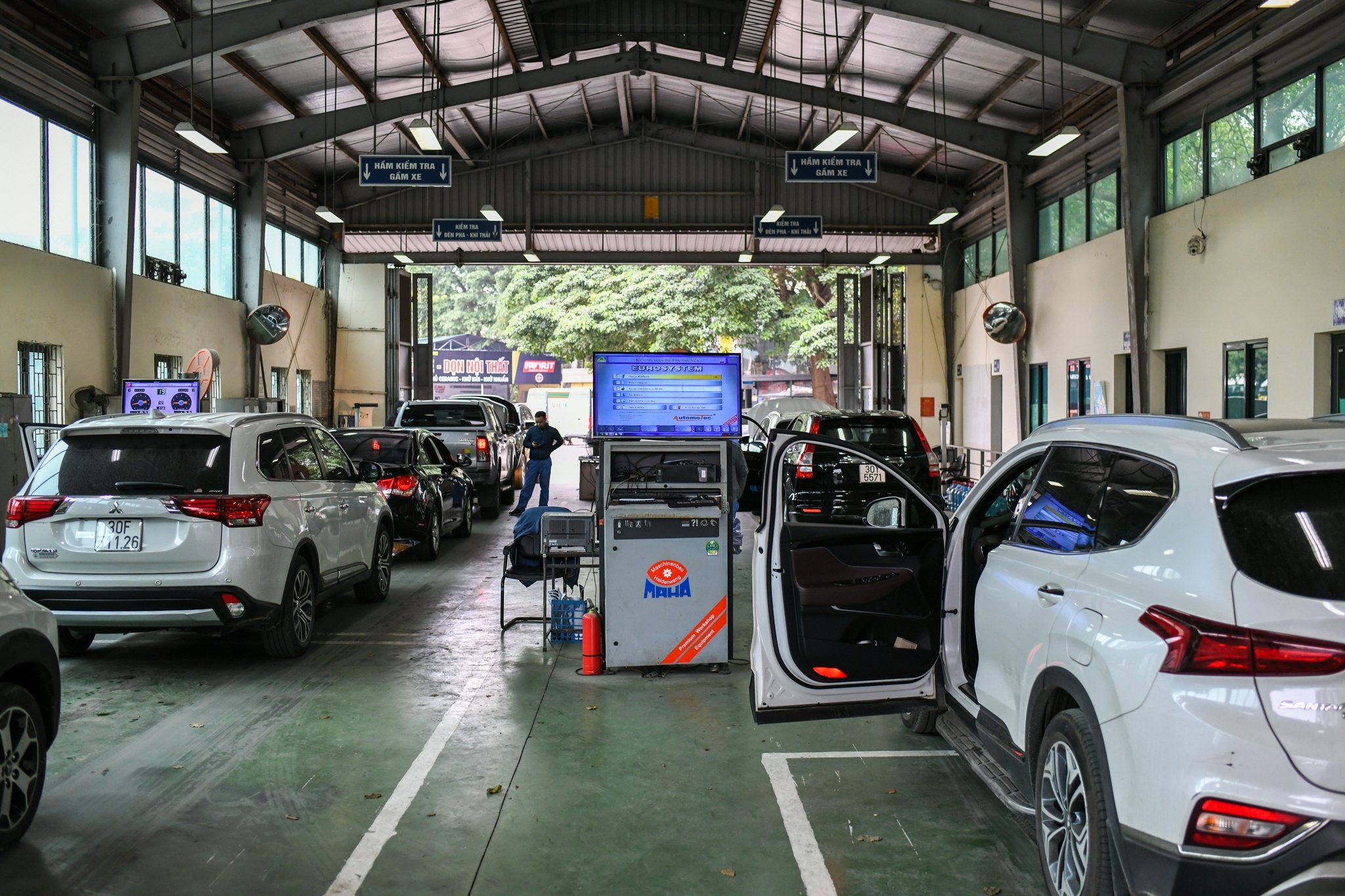 4 dia diem dang kiem tai TP.HCM mo cua lai hinh anh