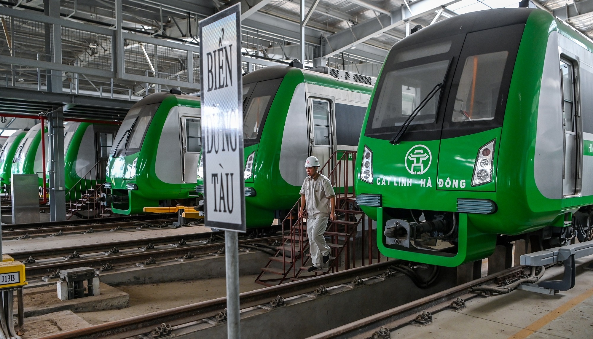 Thu truong Bo GTVT goi y nganh duong sat san xuat toa xe metro hinh anh