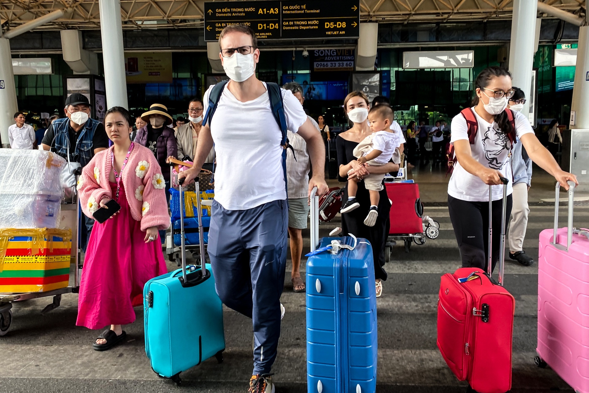 Nhieu chang bay Tet Quy Mao da ban het ve hinh anh