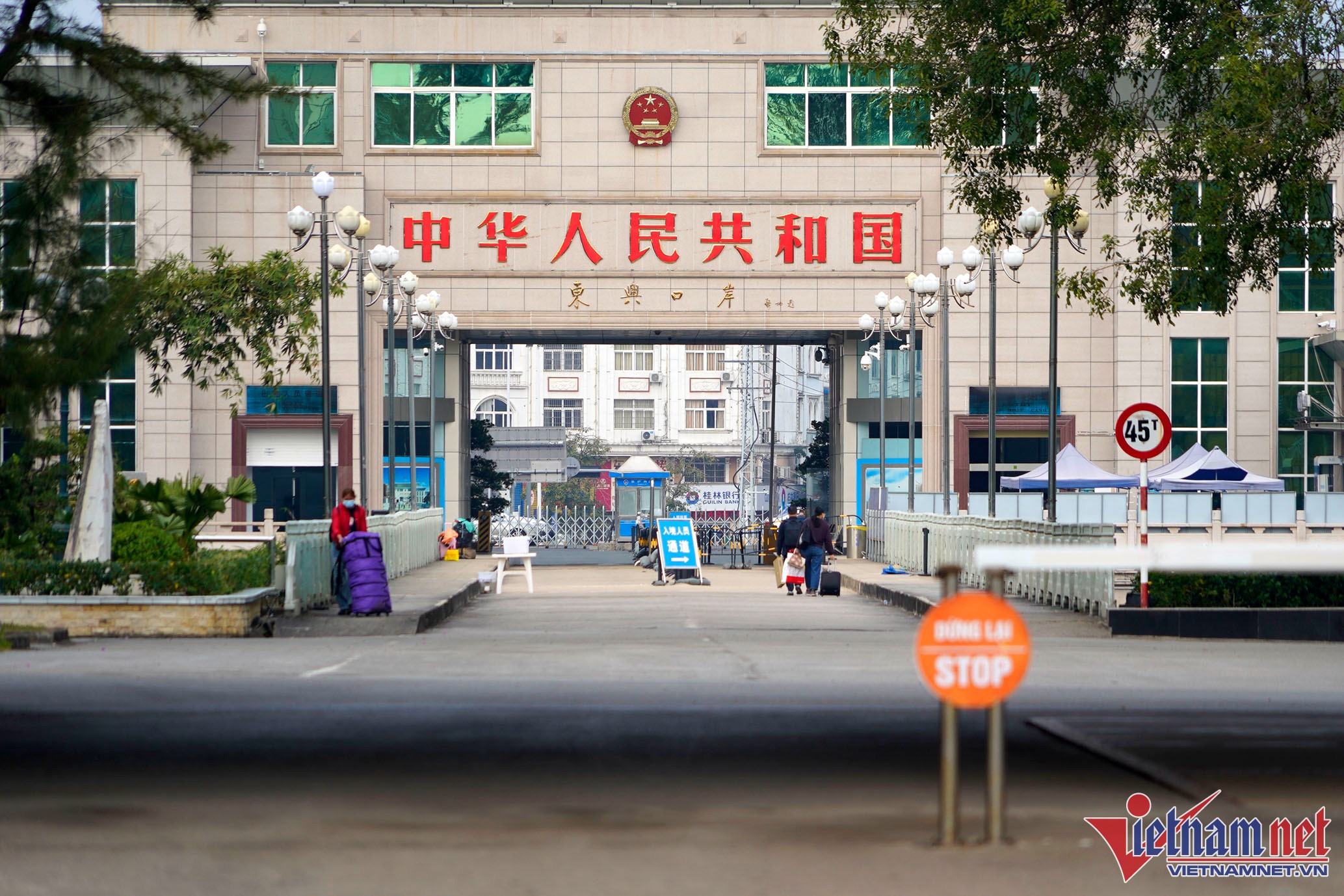 cua khau Mong Cai anh 3