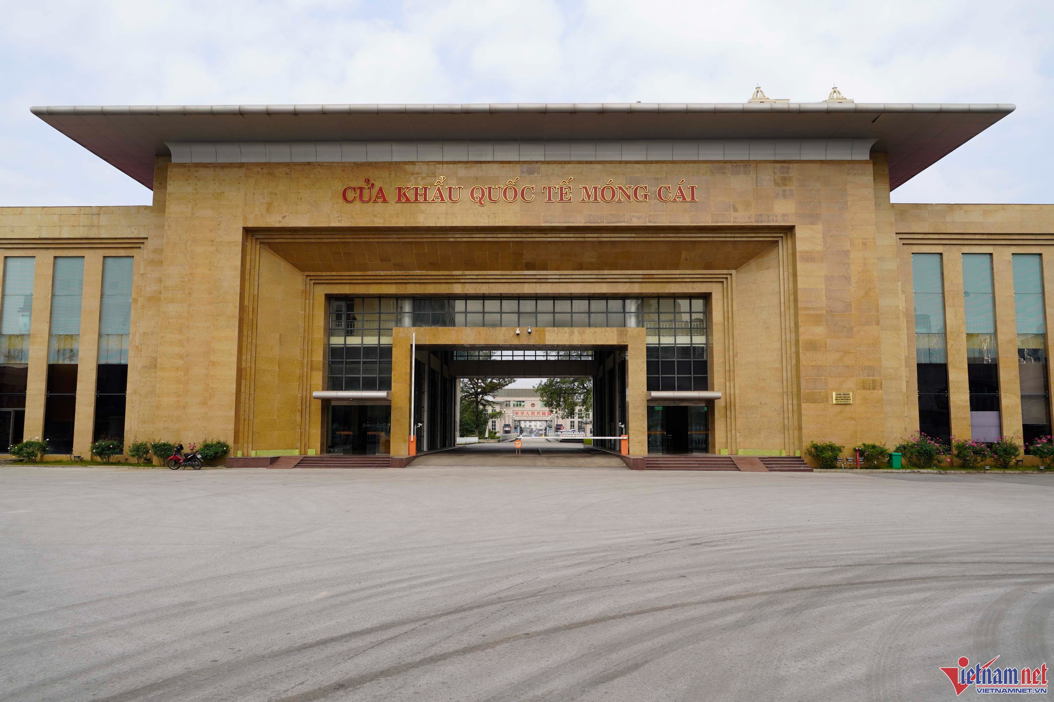 cua khau Mong Cai anh 1